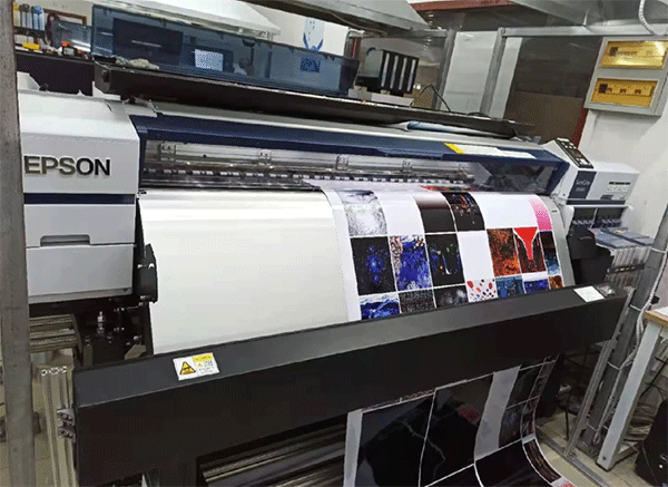 UV噴繪寫真機的優(yōu)勢有哪些？噴墨技術(shù)解決方案
