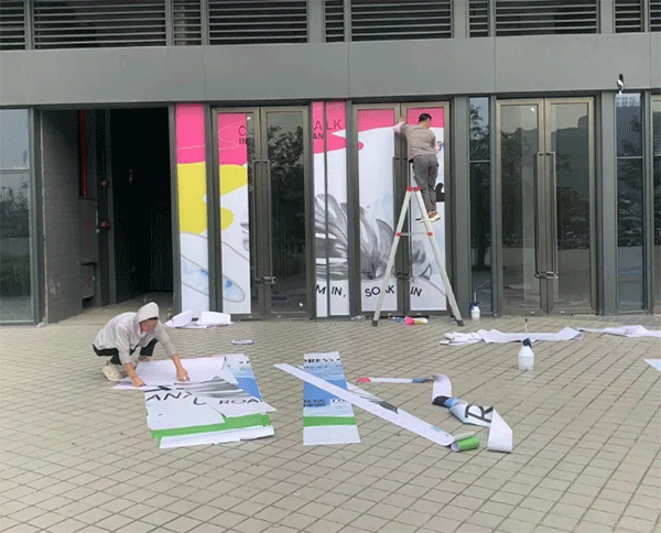 成都廣告噴繪怎么制作？噴繪制作流程有哪些內(nèi)容呢？