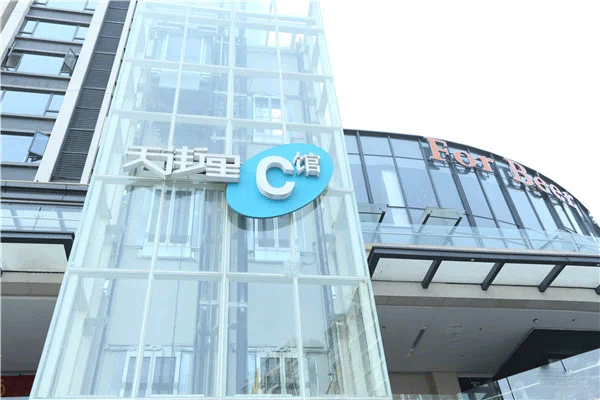 一平方米樓頂發(fā)光字制作安裝的費(fèi)用有哪些？